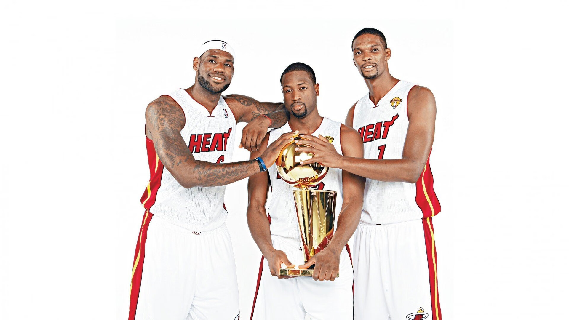 英超官方辅助决策系统正式启用，赛场判罚更科学，英超比赛机制